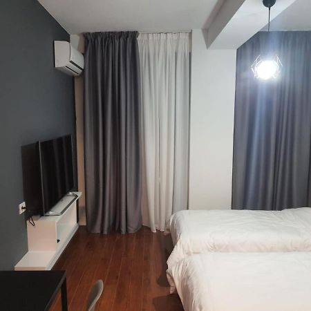 Modern Apartment Korca 3 Exterior photo