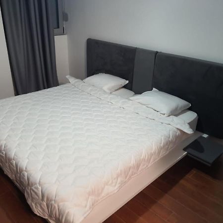 Modern Apartment Korca 3 Exterior photo