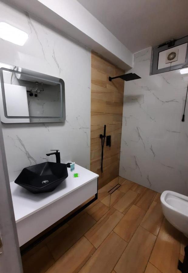 Modern Apartment Korca 3 Exterior photo