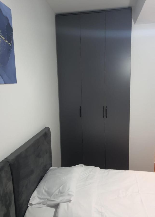 Modern Apartment Korca 3 Exterior photo