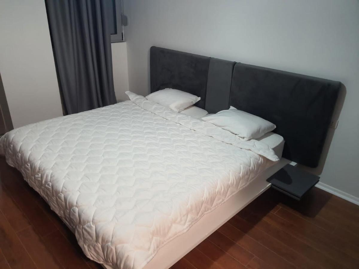 Modern Apartment Korca 3 Exterior photo